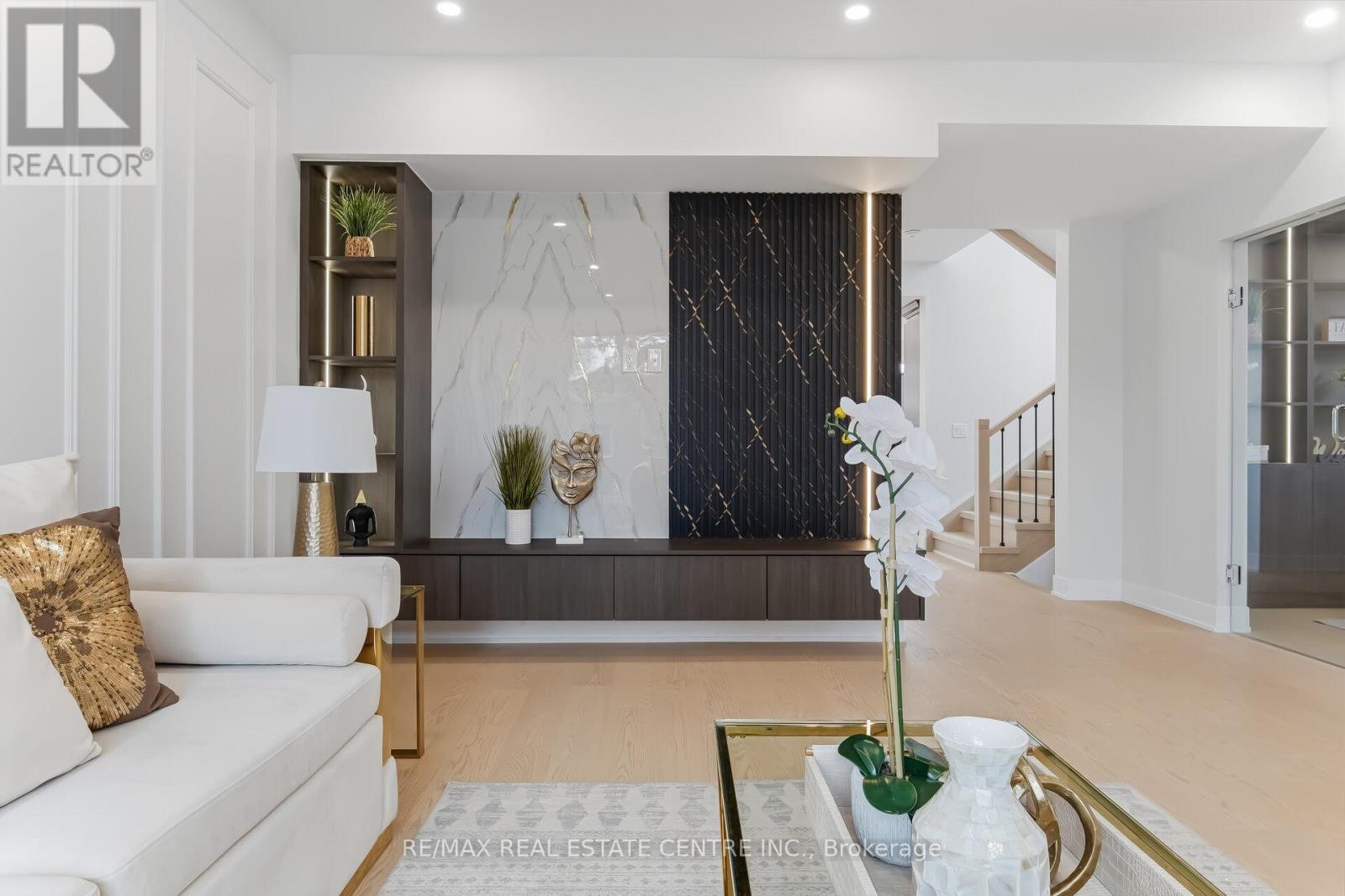 Main - 11 Bentley Drive, Toronto, Ontario  M8Z 3L9 - Photo 8 - W13112618