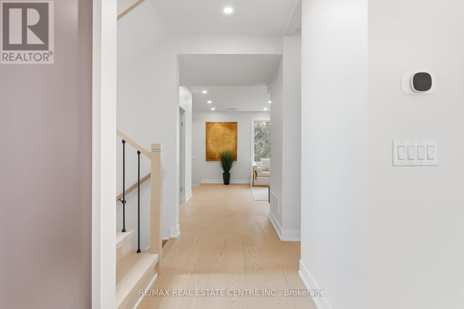 Main - 11 Bentley Drive, Toronto, Ontario  M8Z 3L9 - Photo 9 - W13112618