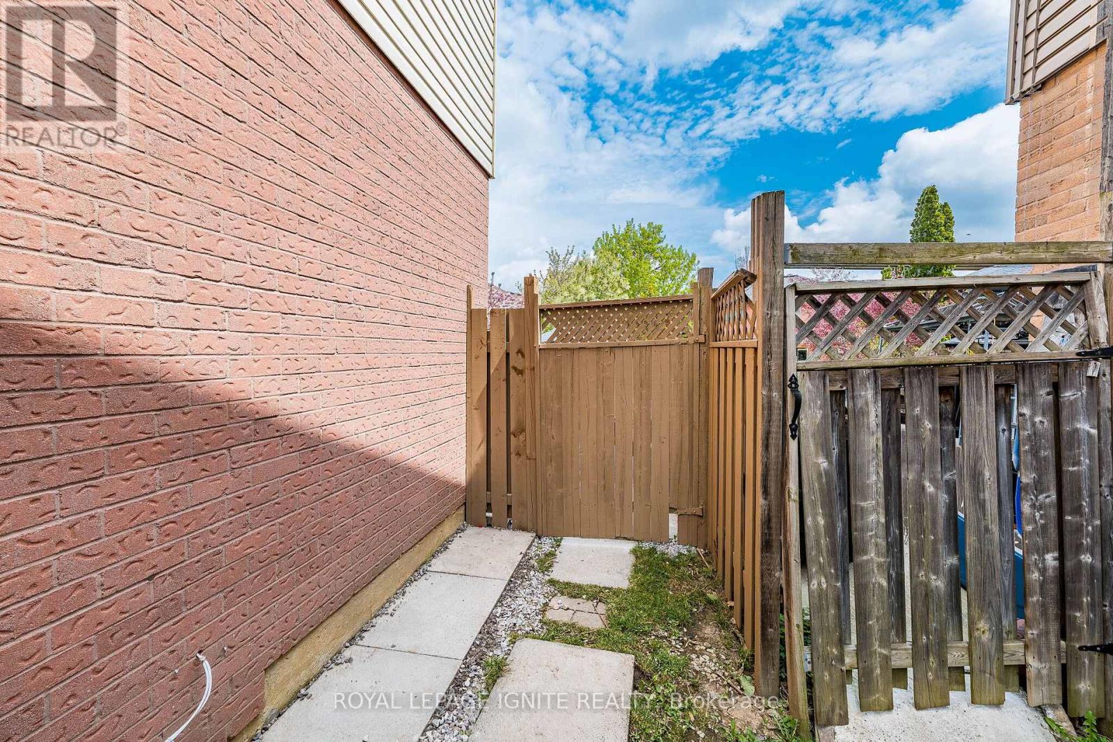 73 Cutters Crescent, Brampton, Ontario  L6Y 4M2 - Photo 45 - W13112754