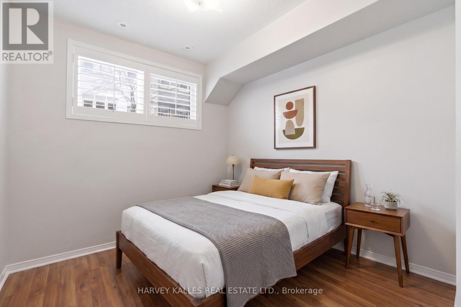18 - 20 Turntable Crescent, Toronto, Ontario  M6H 4K9 - Photo 14 - W13112756