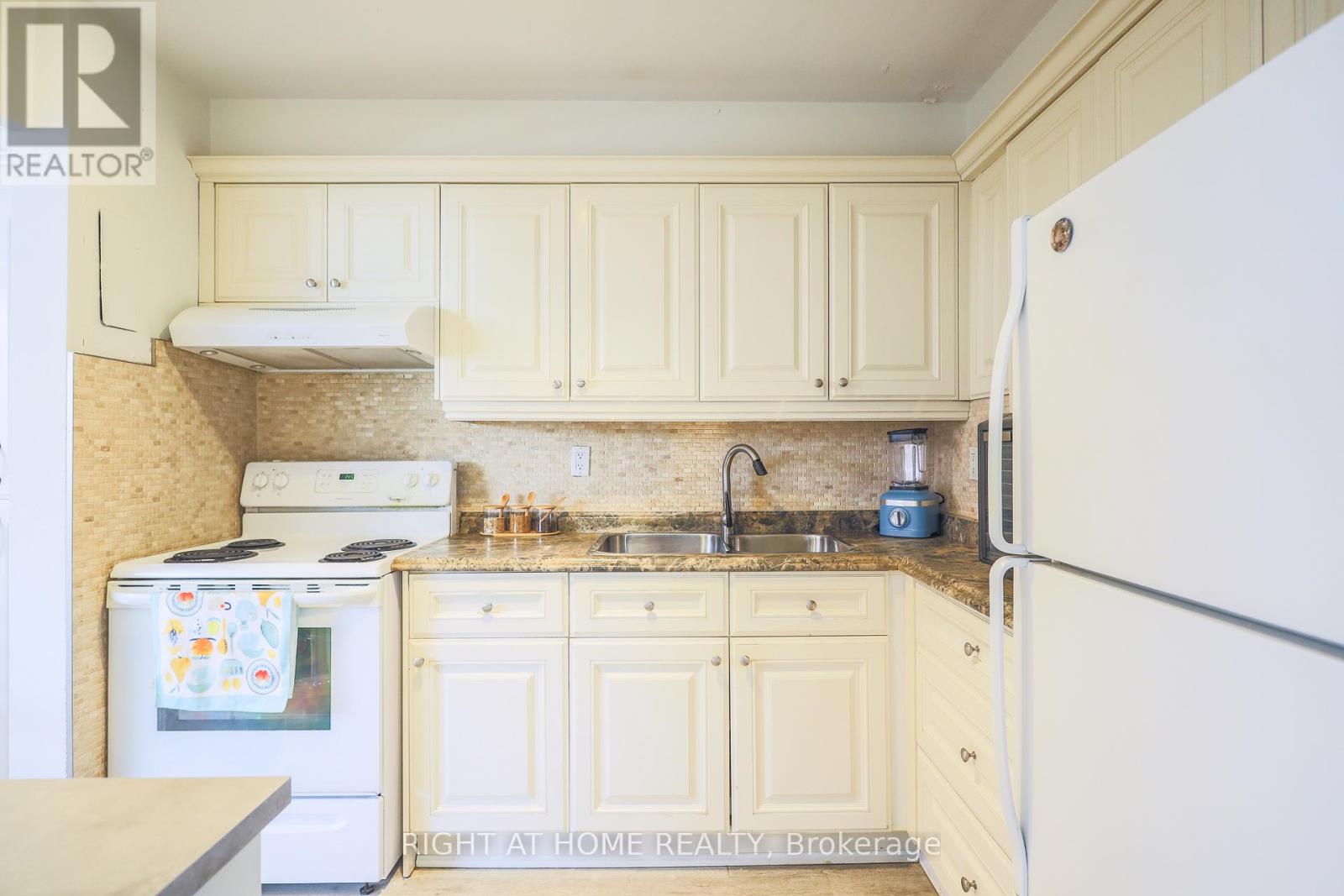 207 - 1455 Lawrence Avenue W, Toronto, Ontario  M6L 1B1 - Photo 10 - W13112780