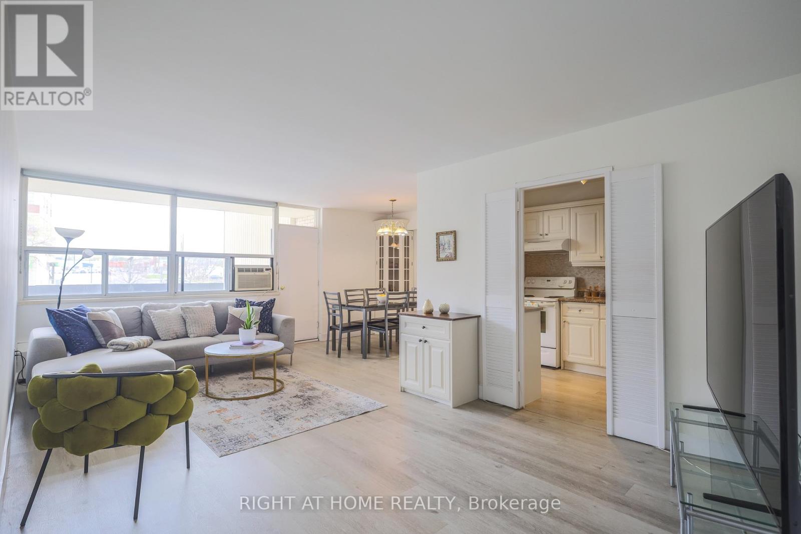 207 - 1455 Lawrence Avenue W, Toronto, Ontario  M6L 1B1 - Photo 2 - W13112780