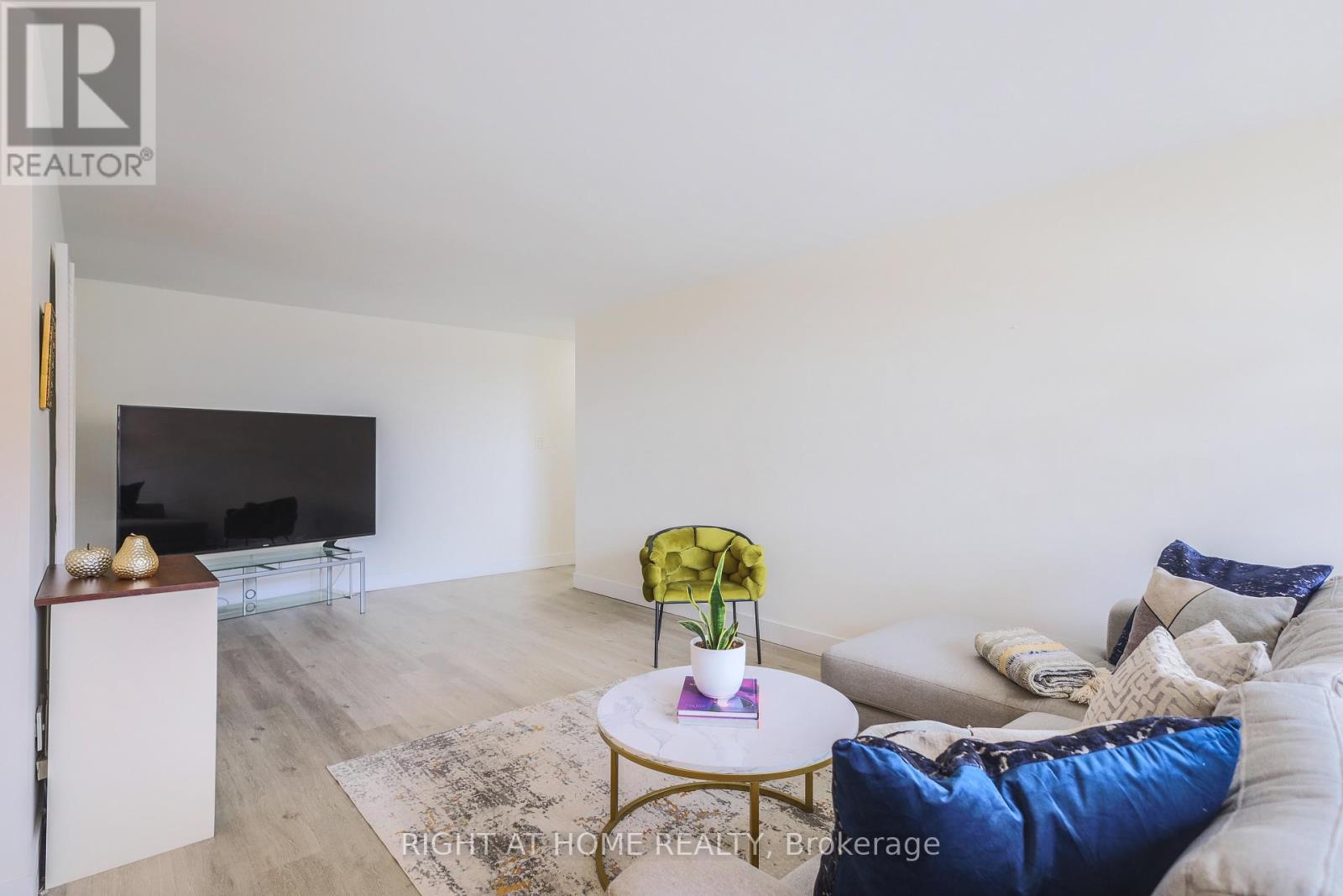 207 - 1455 Lawrence Avenue W, Toronto, Ontario  M6L 1B1 - Photo 5 - W13112780