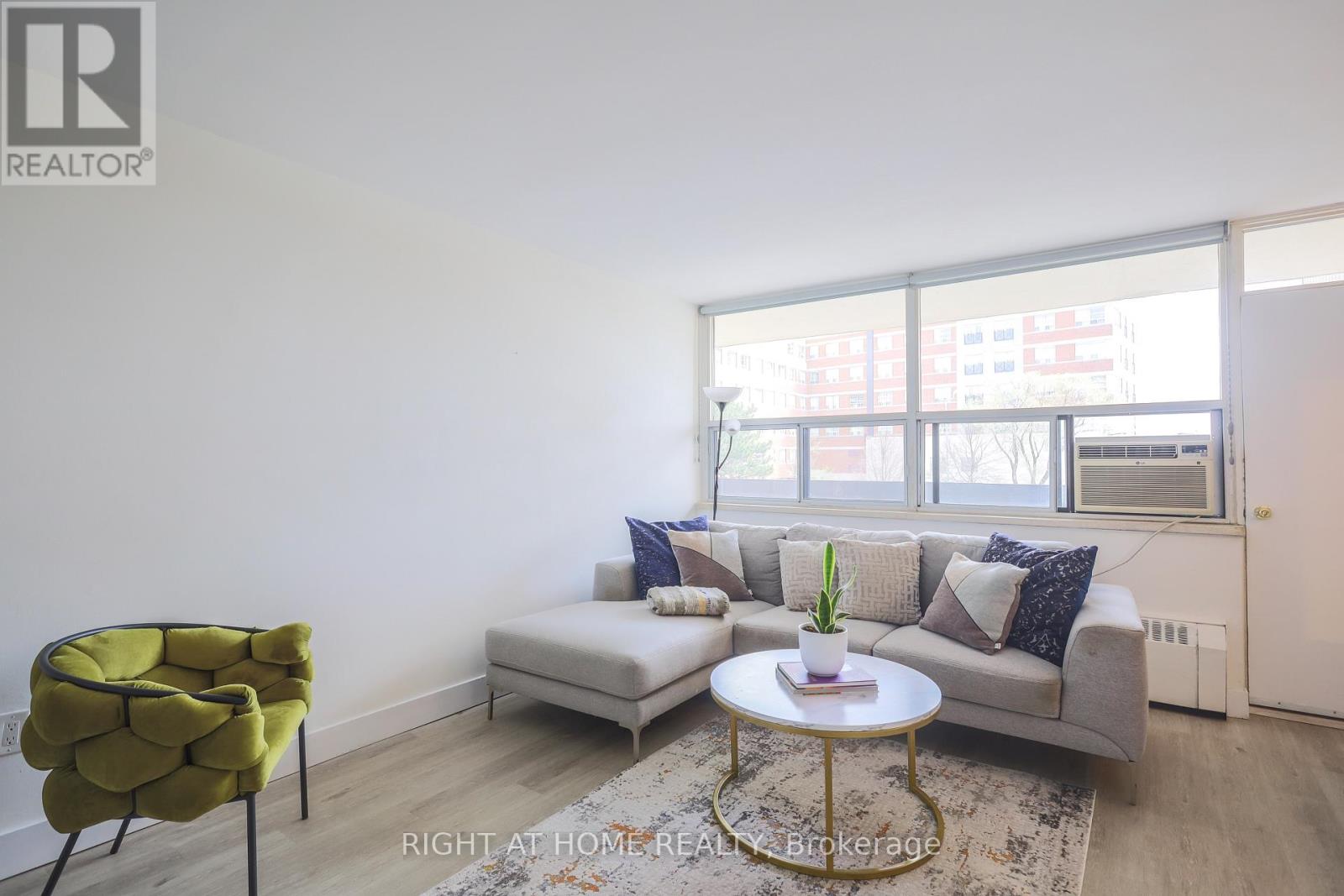207 - 1455 Lawrence Avenue W, Toronto, Ontario  M6L 1B1 - Photo 8 - W13112780