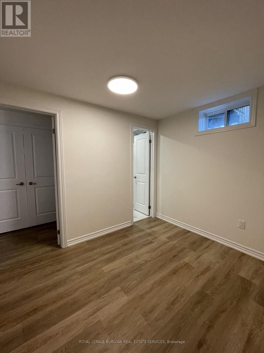1373 Almonte Drive, Burlington, Ontario  L7P 0V8 - Photo 5 - W13112796