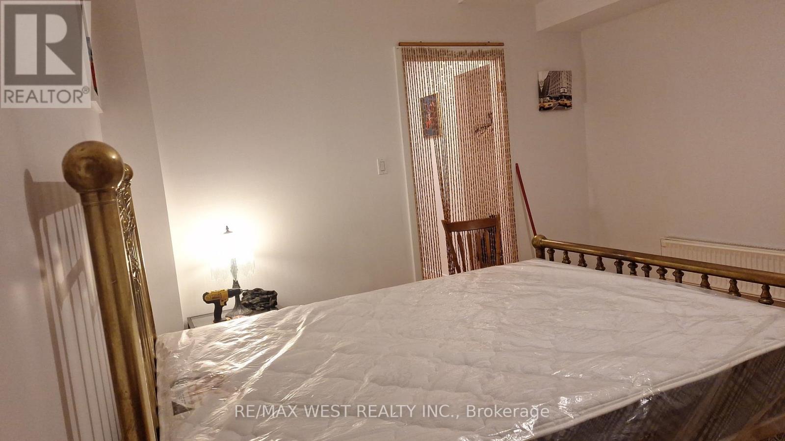 Bsmt - 45 Beaty Avenue, Toronto, Ontario  M6K 3B3 - Photo 7 - W13112834