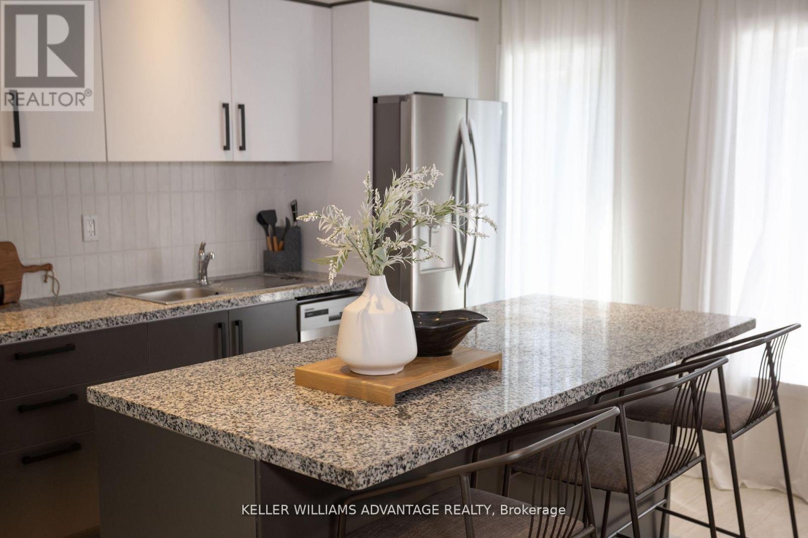 Unit 3 - 12 Batavia Avenue, Toronto, Ontario  M6N 4A2 - Photo 2 - W13112850