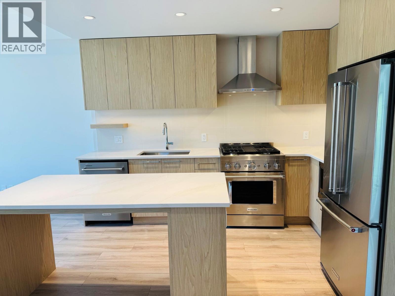 3051 Abbott Street Unit# 310, Kelowna, British Columbia  V1Y 0P1 - Photo 3 - 10375591