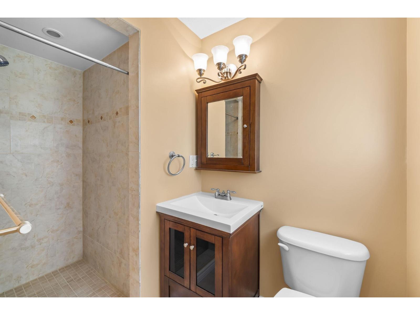 41588 Yarrow Central Road, Yarrow, Yarrow, British Columbia  V2R 5G4 - Photo 6 - R3121459