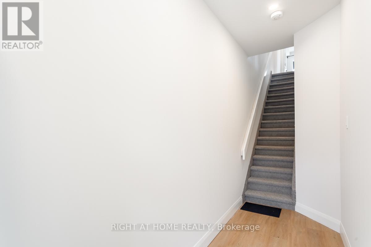 2 - 115 Catharine Street N, Hamilton, Ontario  L8R 1J5 - Photo 2 - X13112560