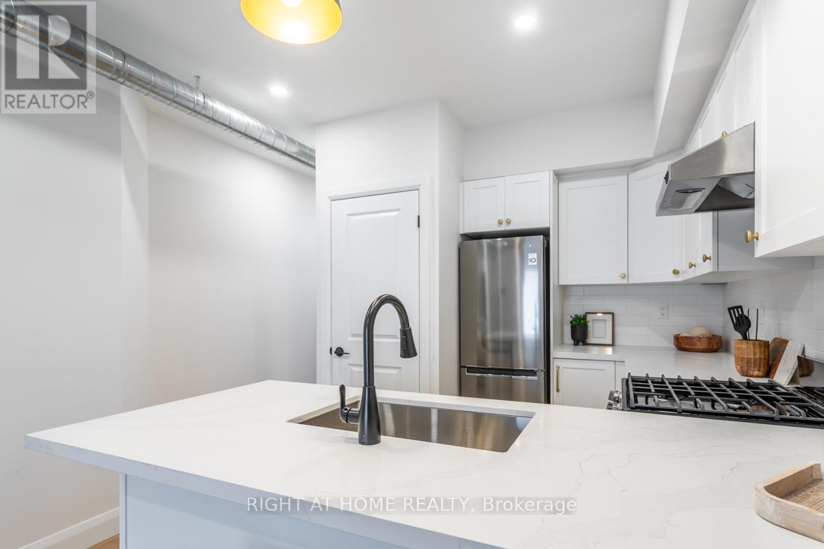 1 - 113 Catharine Street N, Hamilton, Ontario  L8R 1J5 - Photo 2 - X13112566
