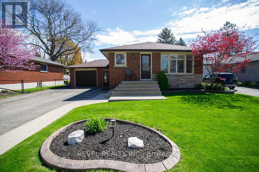 59 Wiltshire Drive, Brantford, Ontario  N3R 5B1 - Photo 2 - X13112666