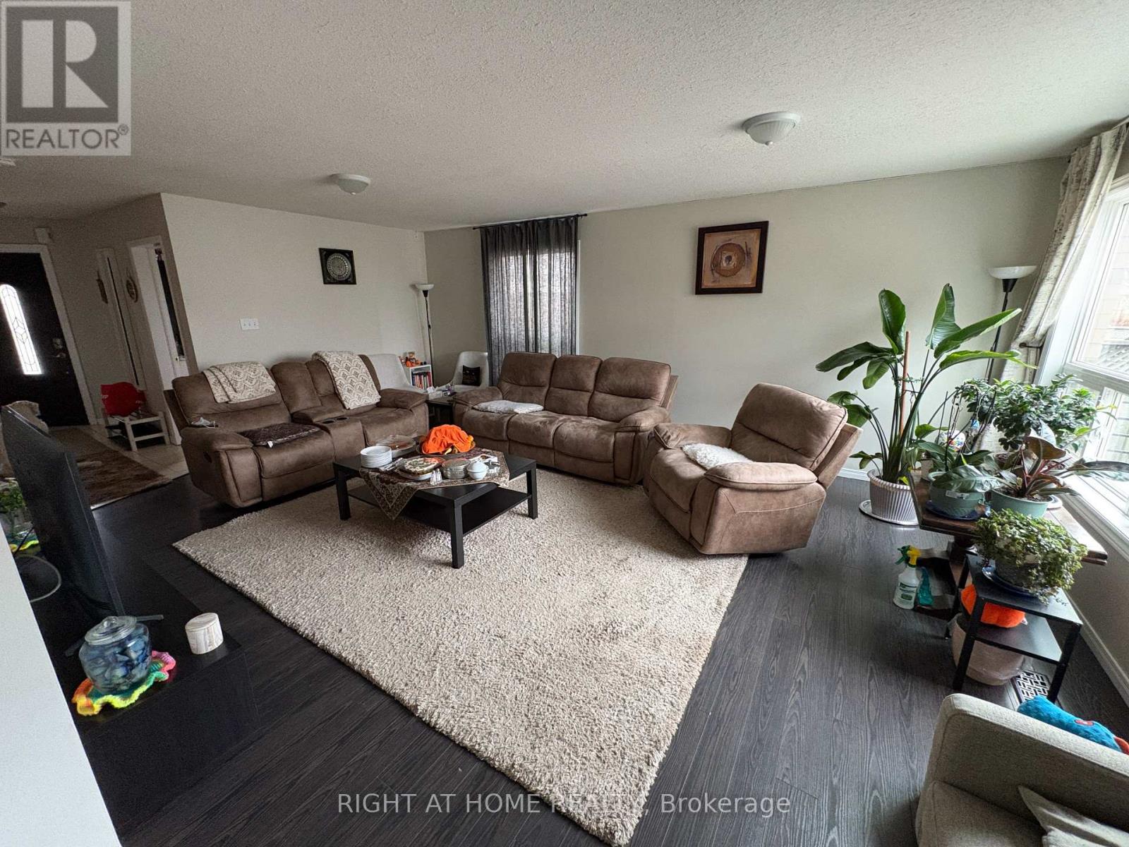 176 Starwood Drive, Guelph, Ontario  N1E 7G3 - Photo 3 - X13112726