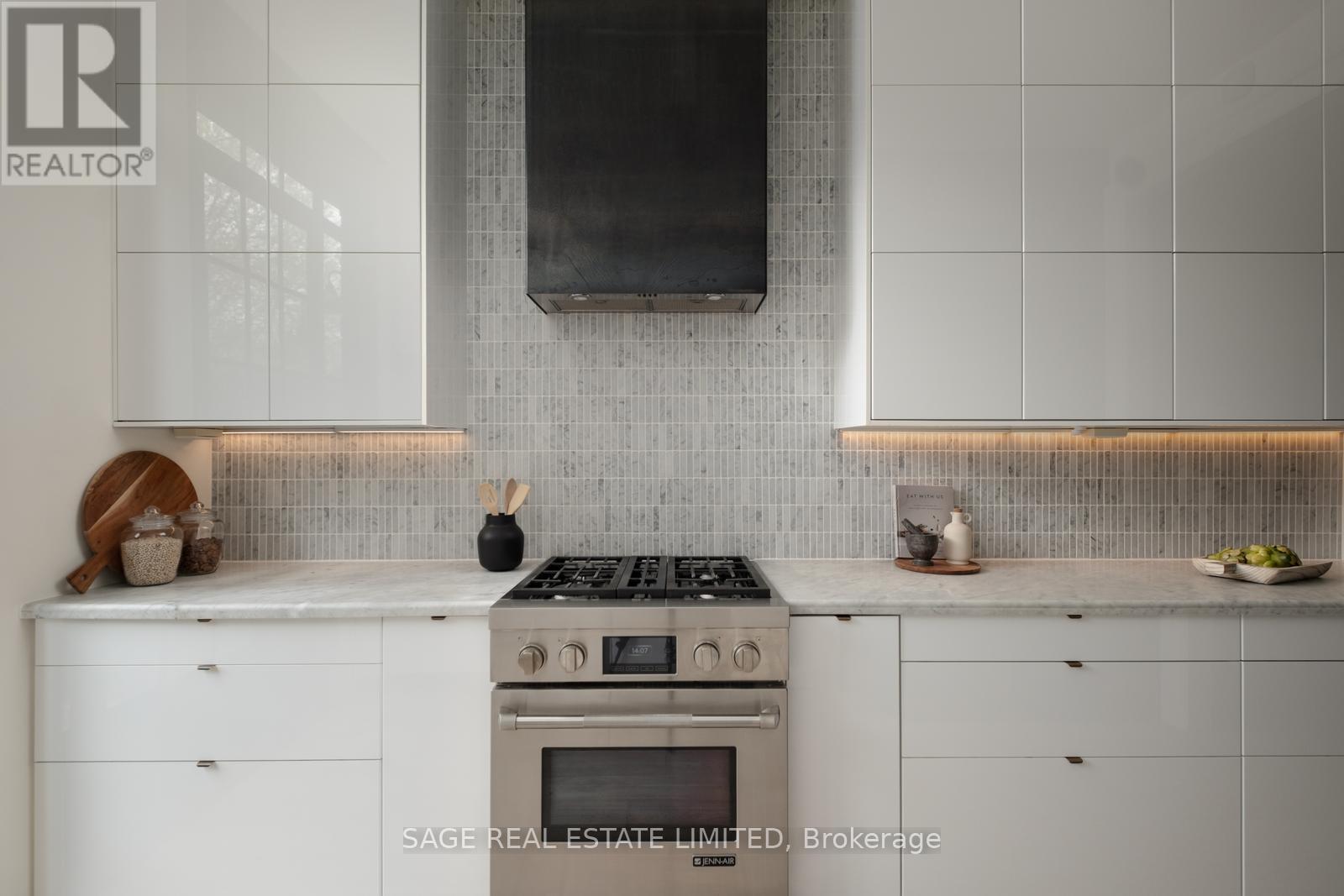 96 De Grassi Street, Toronto, Ontario  M4M 2K3 - Photo 9 - E13112788