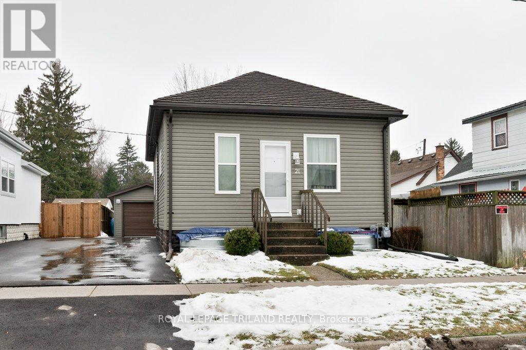 21 Mariam Street, St. Thomas, Ontario  N5P 1W9 - Photo 2 - X13112748