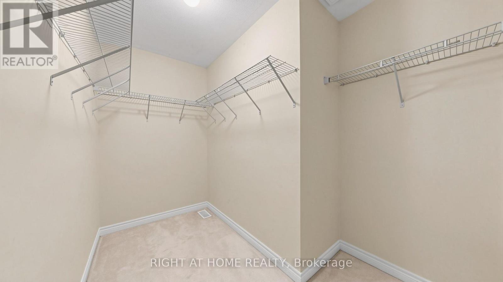 2379 Quetico Crescent, Oakville, Ontario  L6M 0J3 - Photo 17 - W12950224