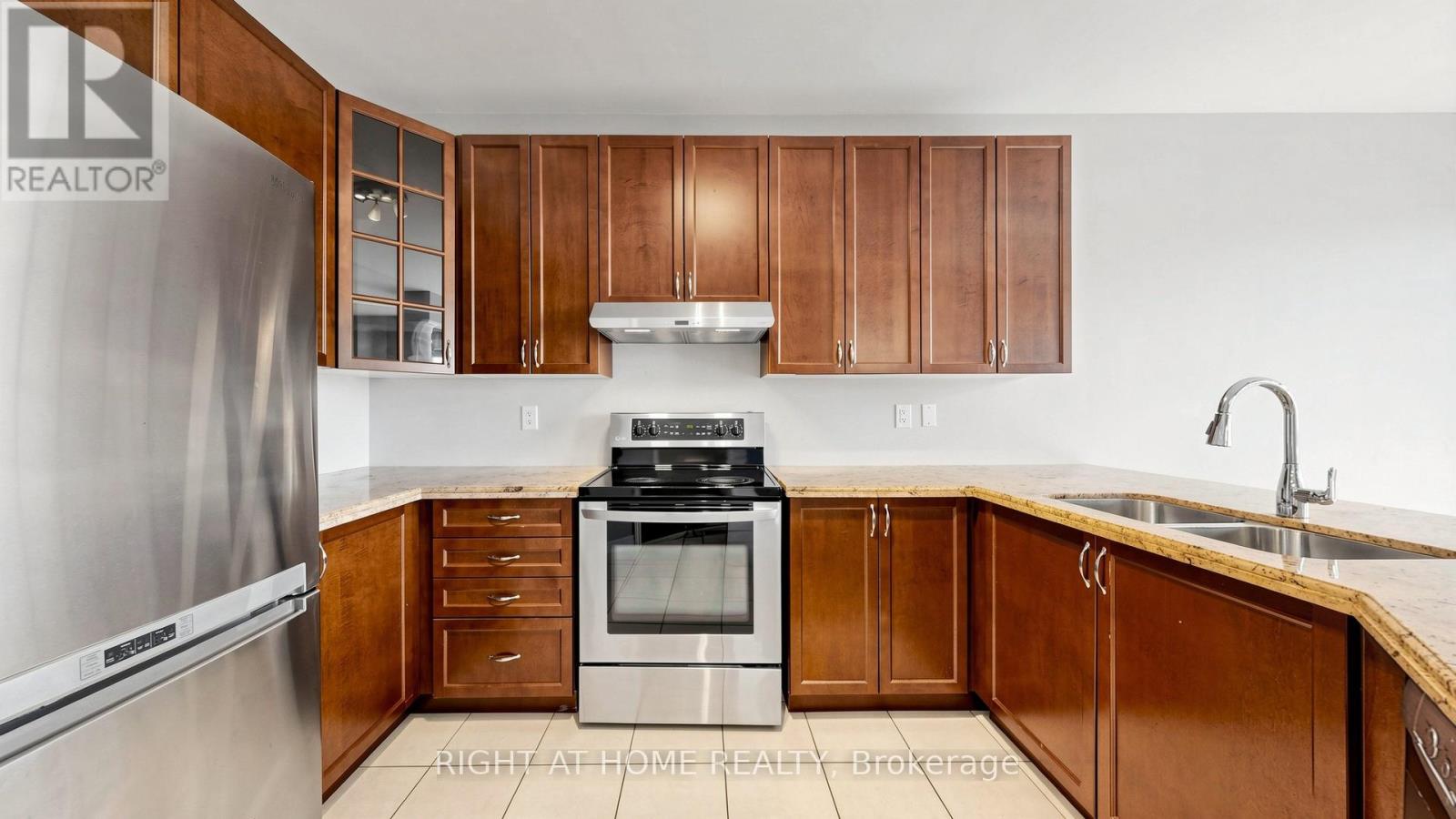 2379 Quetico Crescent, Oakville, Ontario  L6M 0J3 - Photo 11 - W12950224
