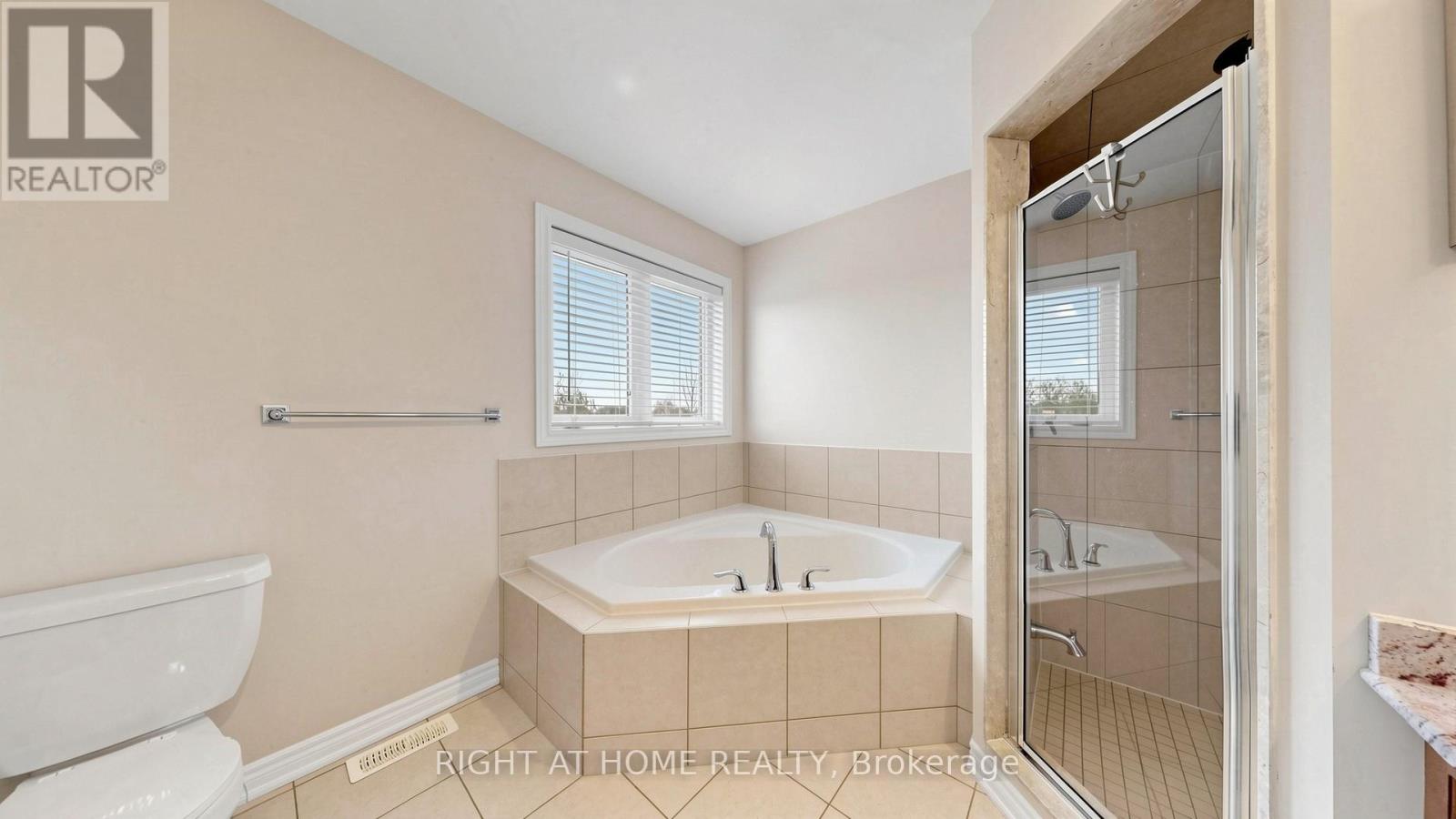 2379 Quetico Crescent, Oakville, Ontario  L6M 0J3 - Photo 16 - W12950224