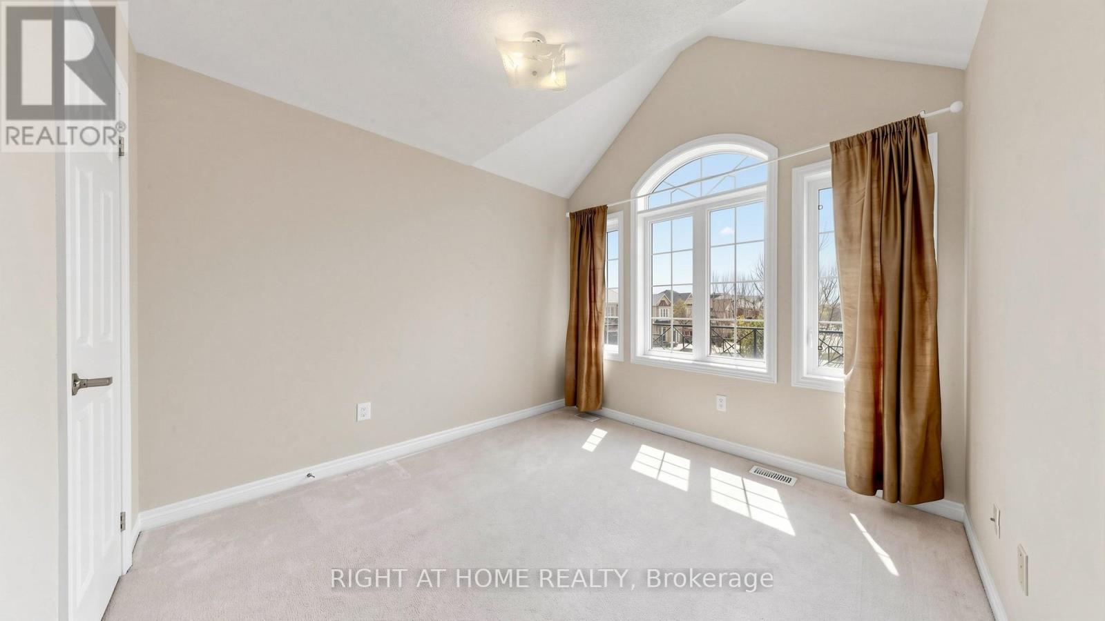 2379 Quetico Crescent, Oakville, Ontario  L6M 0J3 - Photo 19 - W12950224