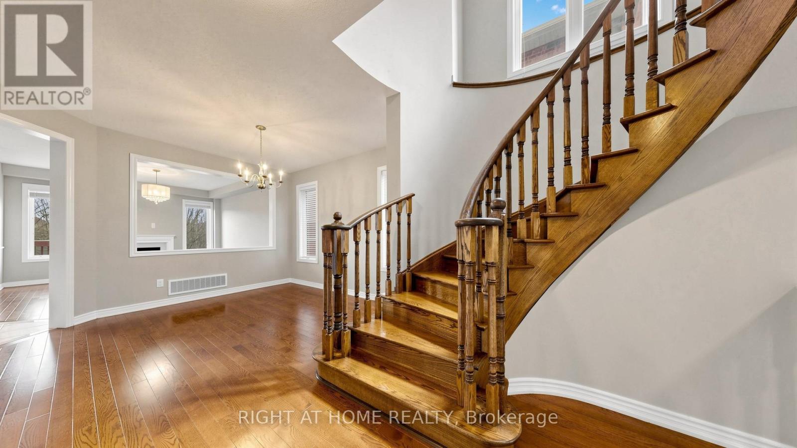2379 Quetico Crescent, Oakville, Ontario  L6M 0J3 - Photo 29 - W12950224