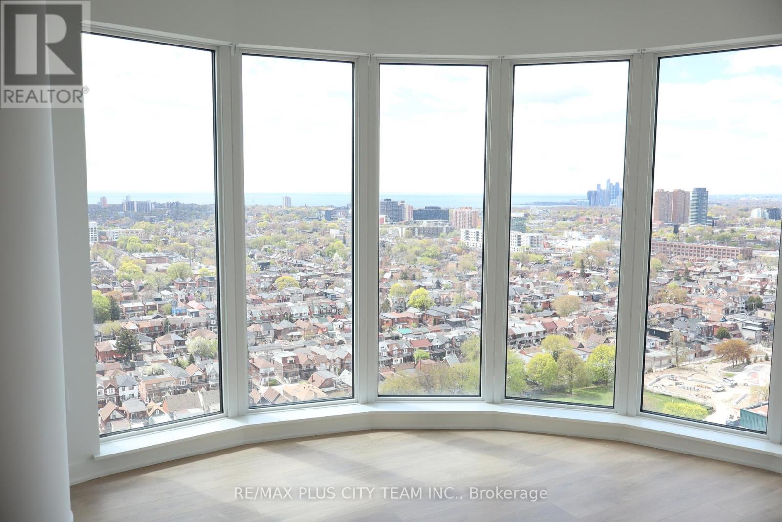 2110 - 1185 Dupont Street, Toronto, Ontario  M6H 0G5 - Photo 2 - W13102522