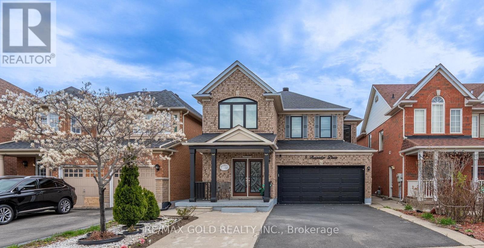 8 BAYRIDGE DRIVE, Brampton, Ontario