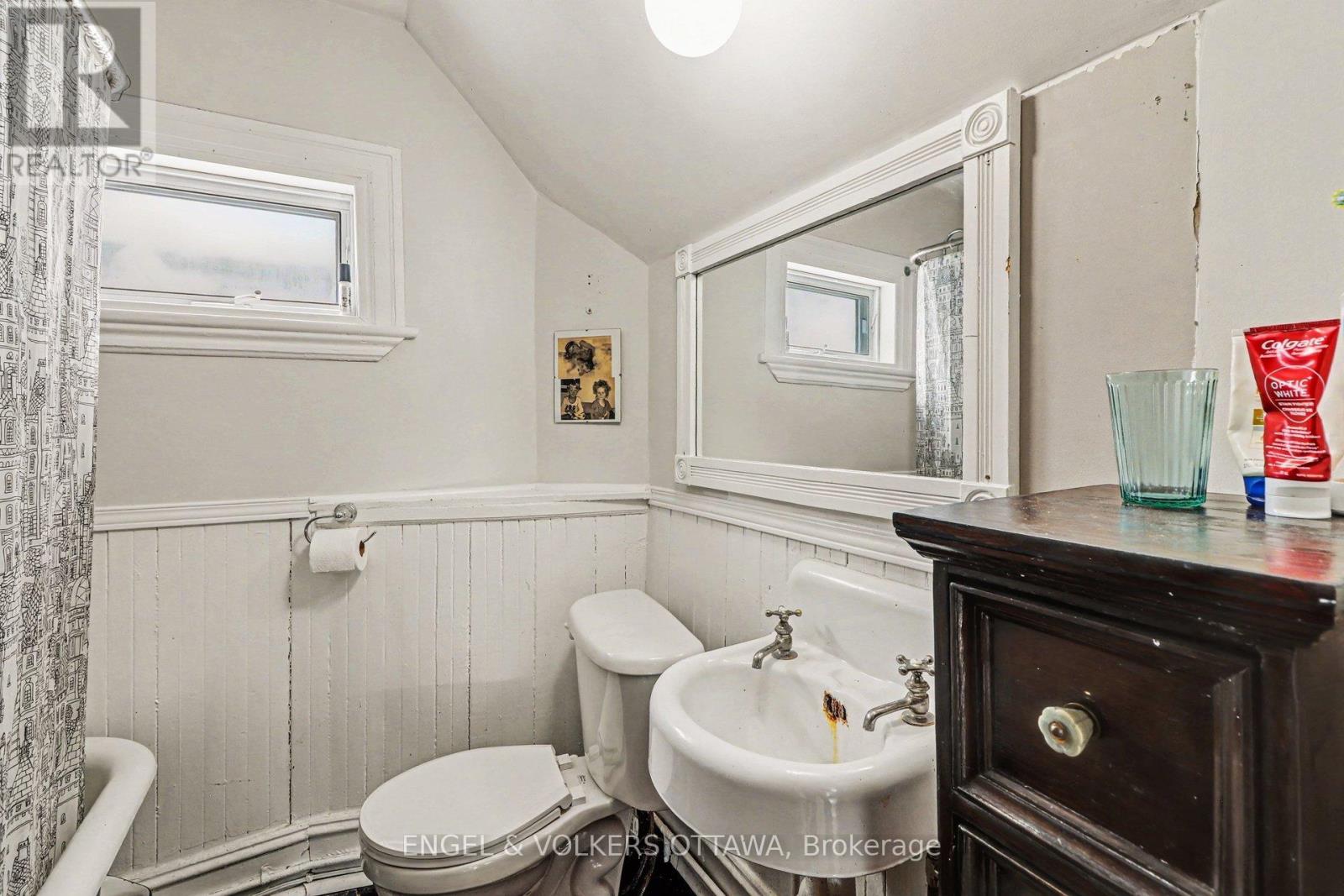 86 Pinhey Street, Ottawa, Ontario  K1Y 1T4 - Photo 13 - X12982512