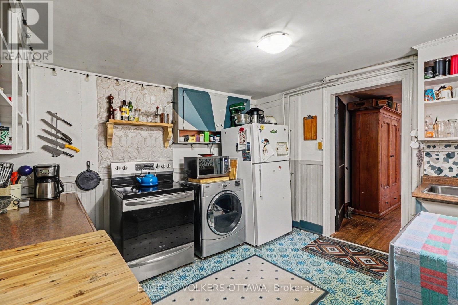 86 Pinhey Street, Ottawa, Ontario  K1Y 1T4 - Photo 10 - X12982512