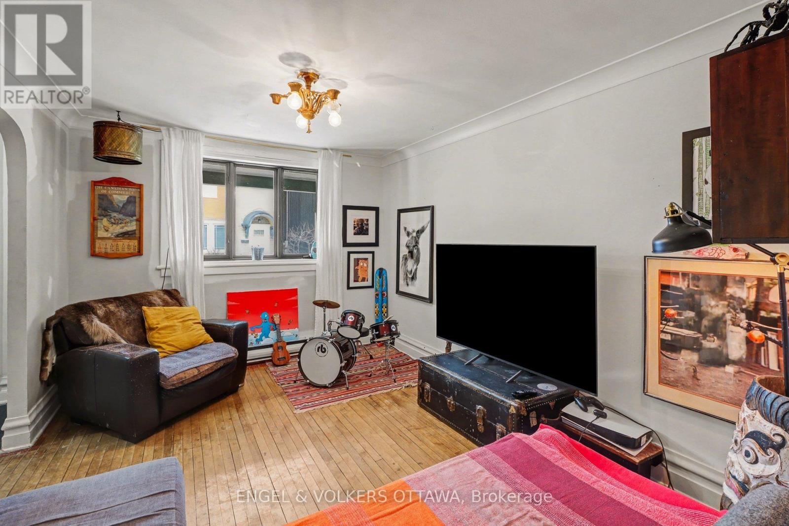 86 Pinhey Street, Ottawa, Ontario  K1Y 1T4 - Photo 6 - X12982512