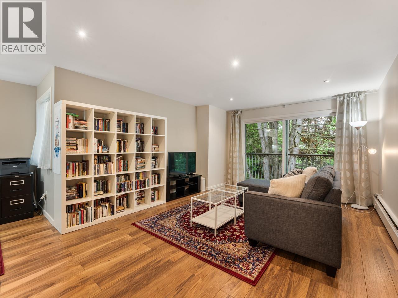 305 1611 E 3rd Street, Vancouver, British Columbia  V5N 1H1 - Photo 1 - R3121923