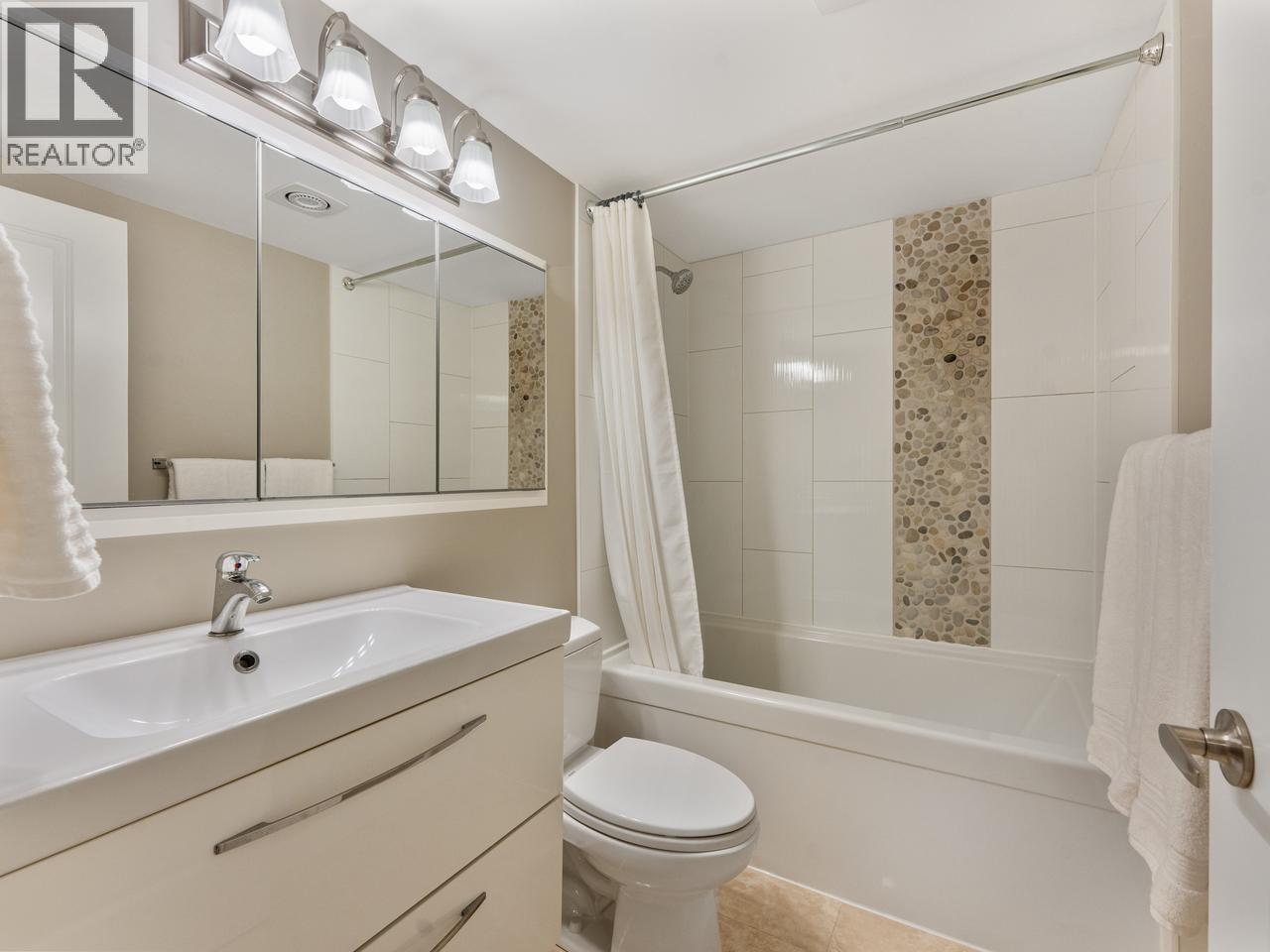 305 1611 E 3rd Street, Vancouver, British Columbia  V5N 1H1 - Photo 10 - R3121923