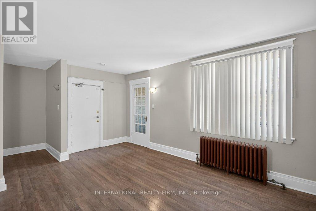 4 - 109 BALSAM AVENUE S, Hamilton, Ontario