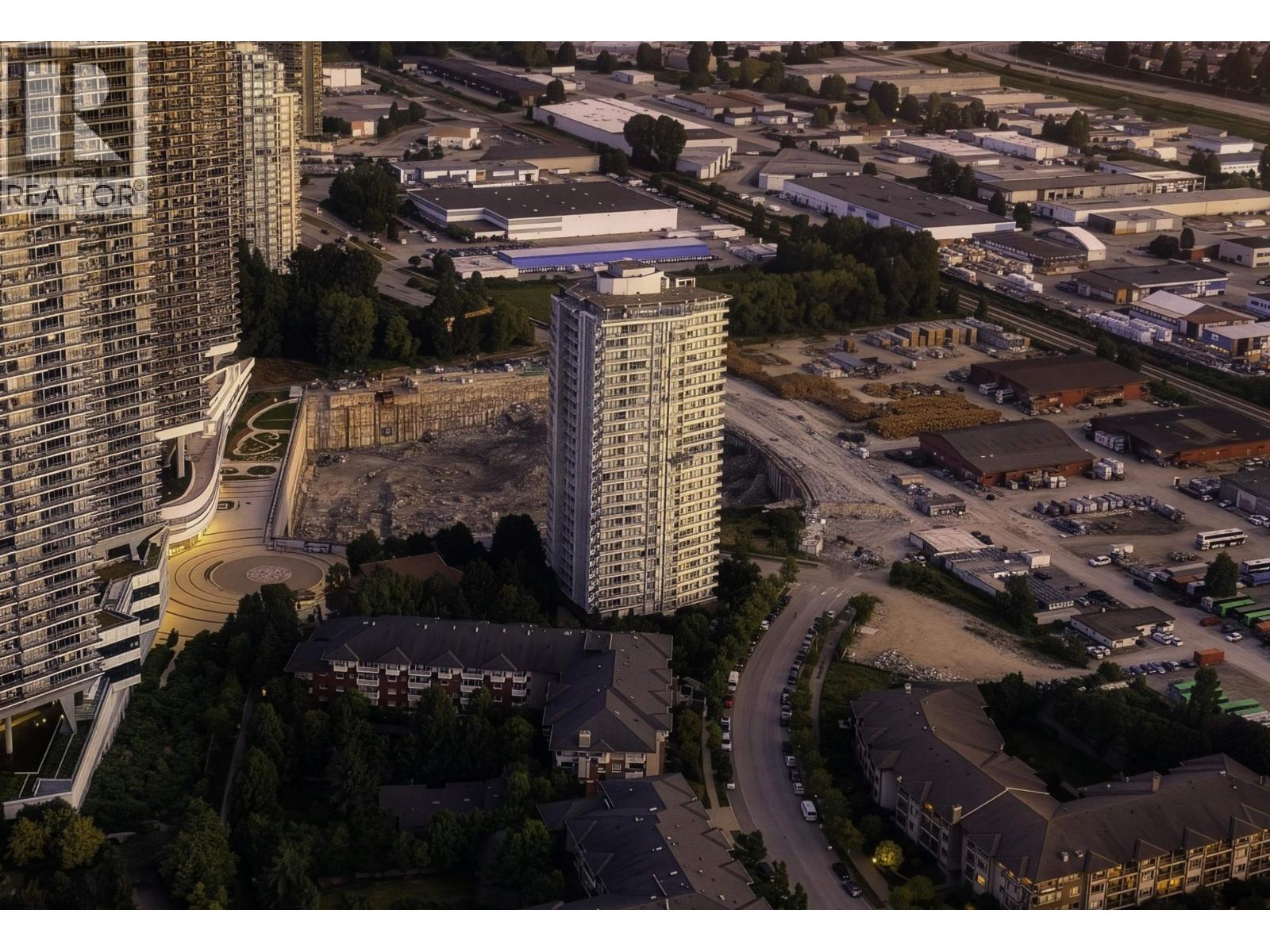 802 2289 Yukon Crescent, Burnaby, British Columbia V5C 0B2 - Photo 3 - R3122021