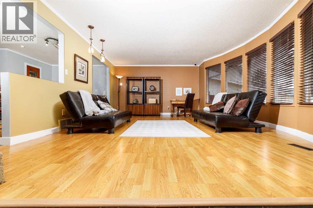 27 Wallace Close, Red Deer, Alberta  T4N 5L8 - Photo 8 - A2305665