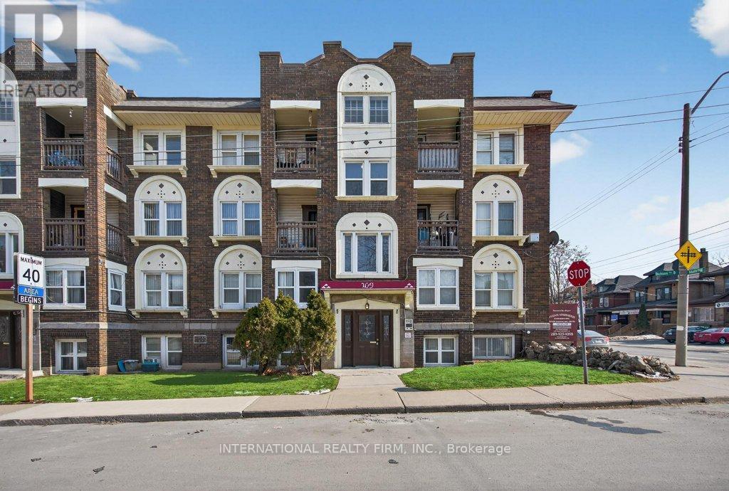 4 - 109 Balsam Avenue S, Hamilton, Ontario  L8M 3B2 - Photo 6 - X12995278
