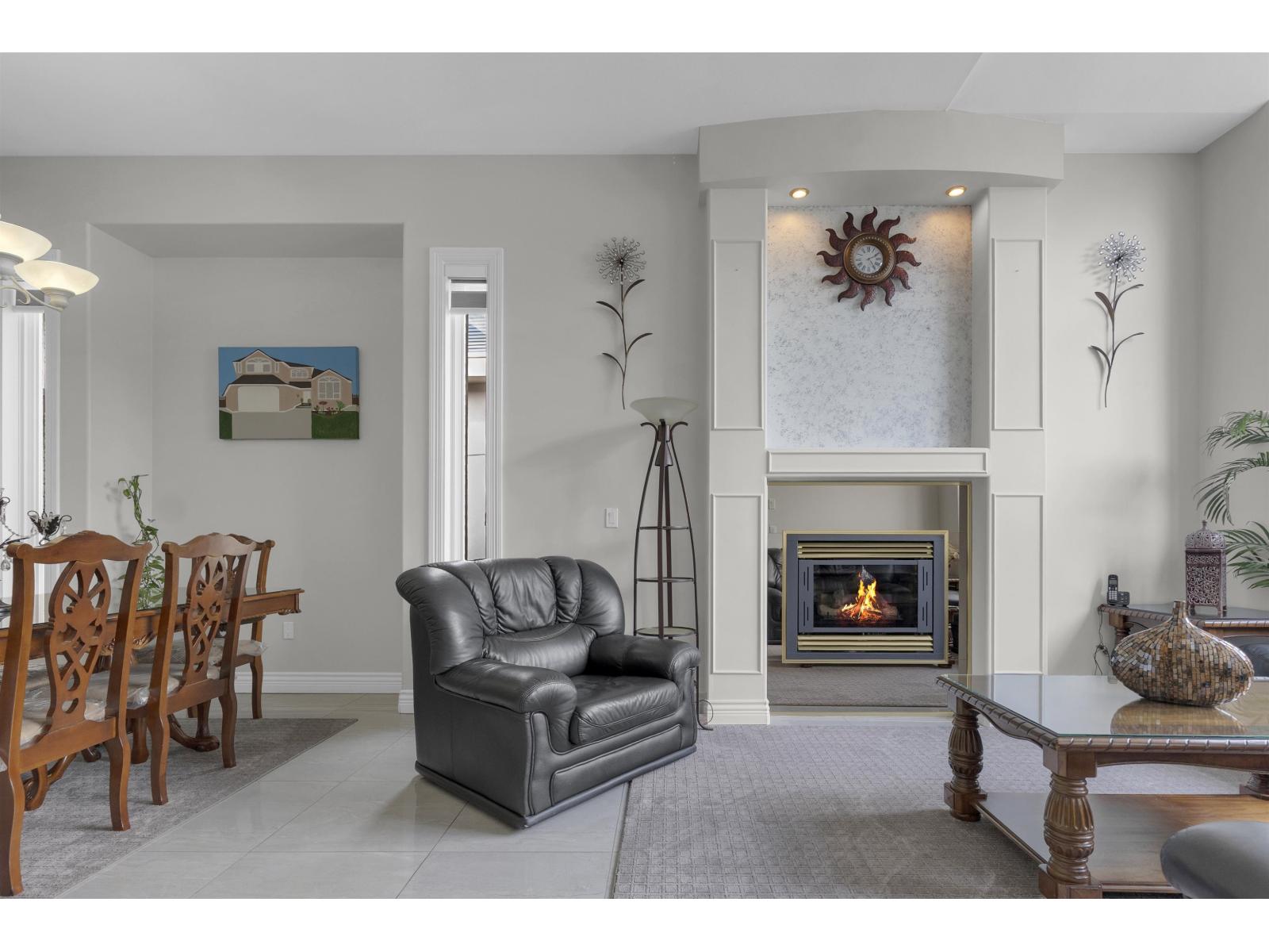 8733 162a Street, Surrey, British Columbia  V4N 1B7 - Photo 3 - R3121598