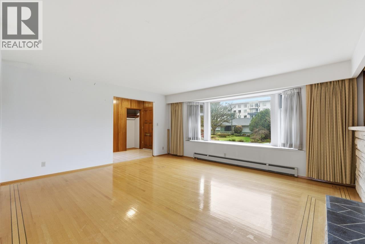6709 Ash Street, Vancouver, British Columbia  V6P 3K3 - Photo 4 - R3121990