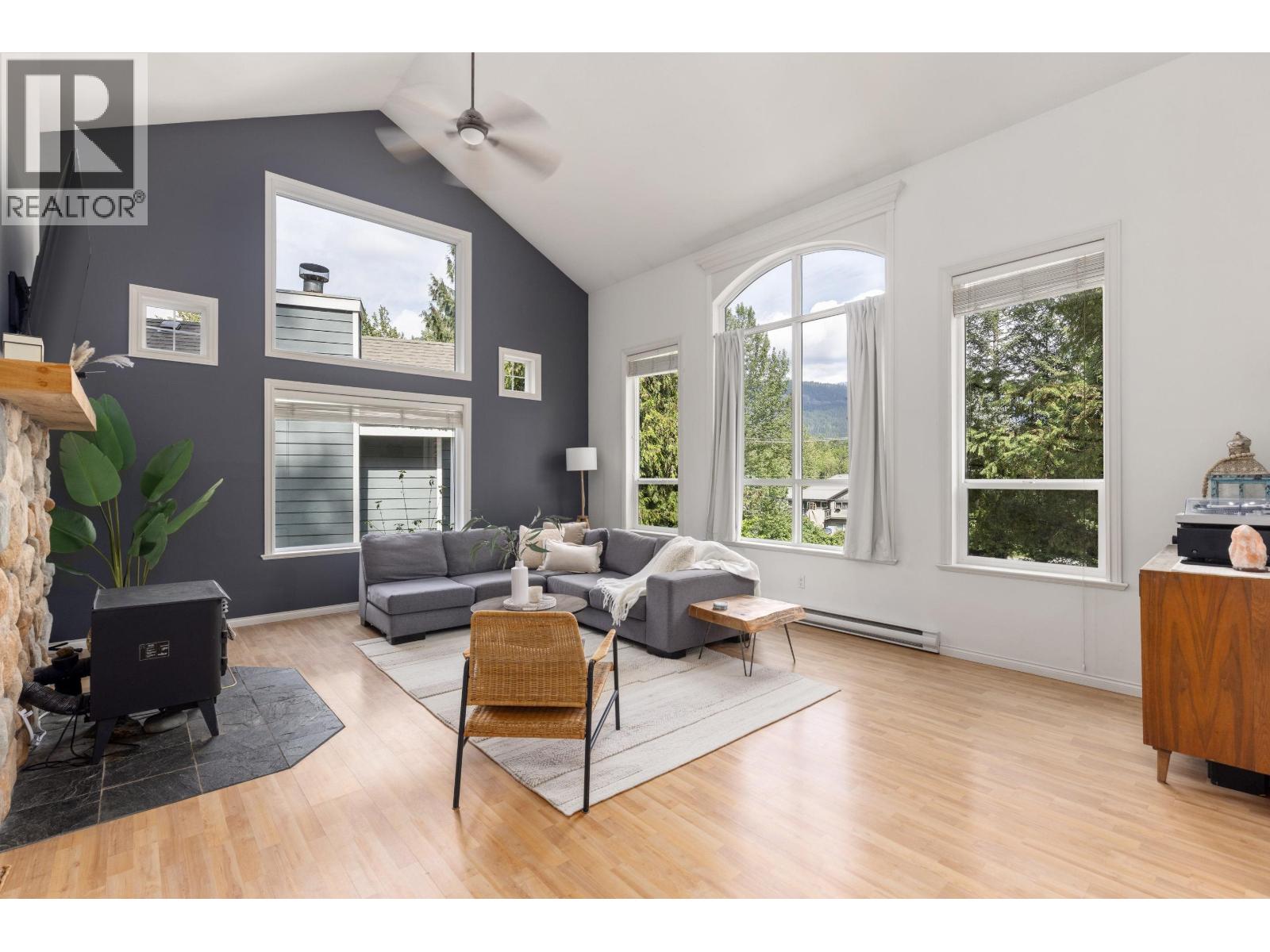 7463 Beechwood Street, Pemberton, British Columbia  V0N 2L1 - Photo 6 - R3122030