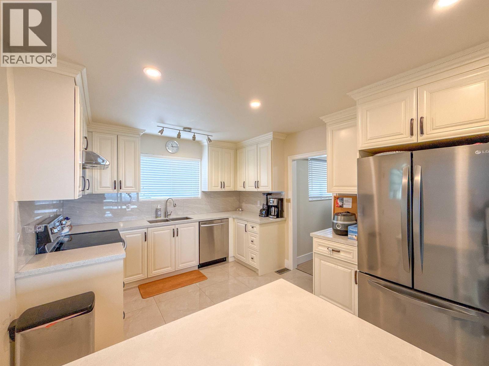 652 Shaw Avenue, Coquitlam, British Columbia  V3K 2R6 - Photo 10 - R3122041
