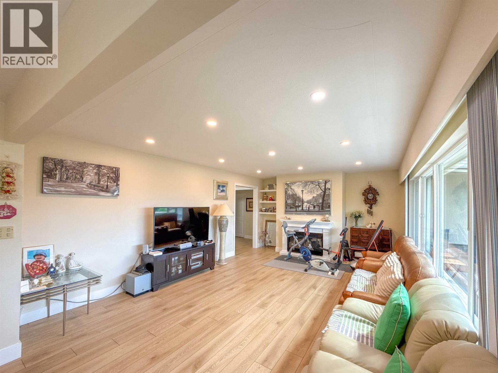 652 Shaw Avenue, Coquitlam, British Columbia  V3K 2R6 - Photo 3 - R3122041