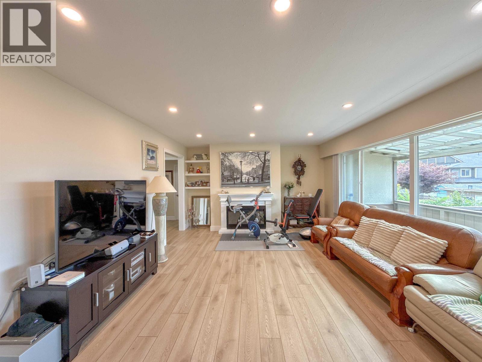 652 Shaw Avenue, Coquitlam, British Columbia  V3K 2R6 - Photo 5 - R3122041