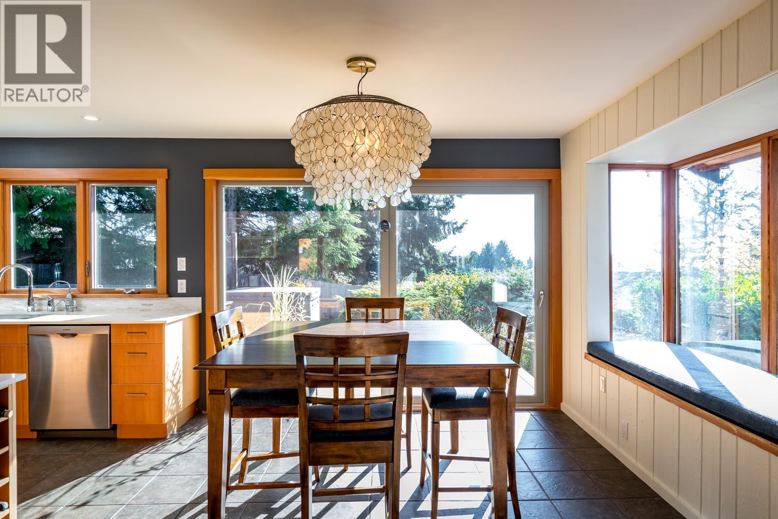 5201 Havies Road, Sechelt, British Columbia  V7Z 0B9 - Photo 16 - R3122050