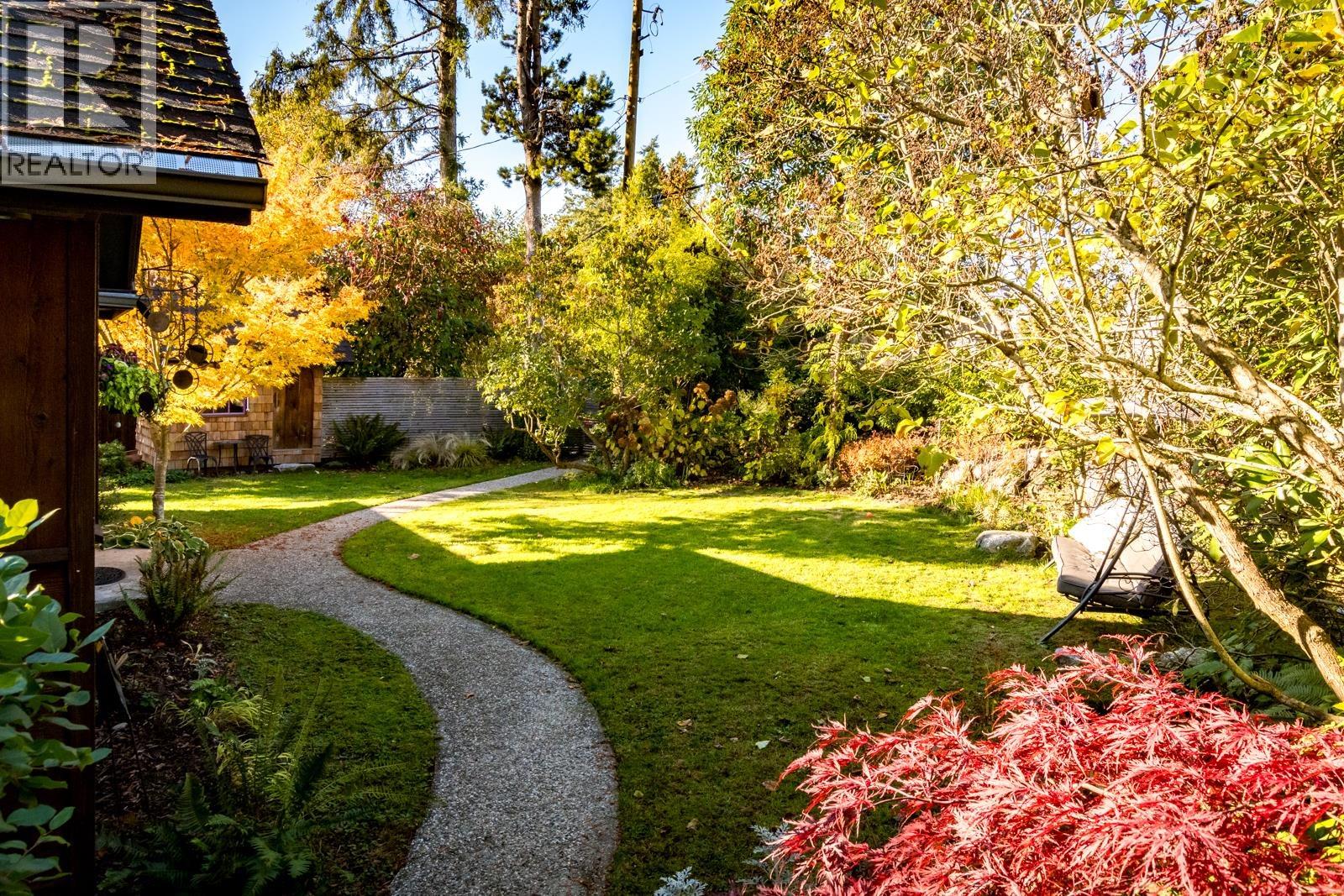 5201 Havies Road, Sechelt, British Columbia  V7Z 0B9 - Photo 35 - R3122050