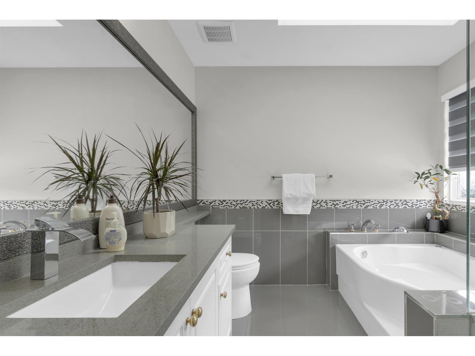 8733 162a Street, Surrey, British Columbia  V4N 1B7 - Photo 29 - R3121598
