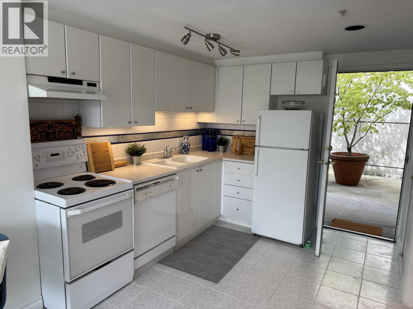 311 1630 W 1st Avenue, Vancouver, British Columbia  V6J 1G1 - Photo 8 - R3121837
