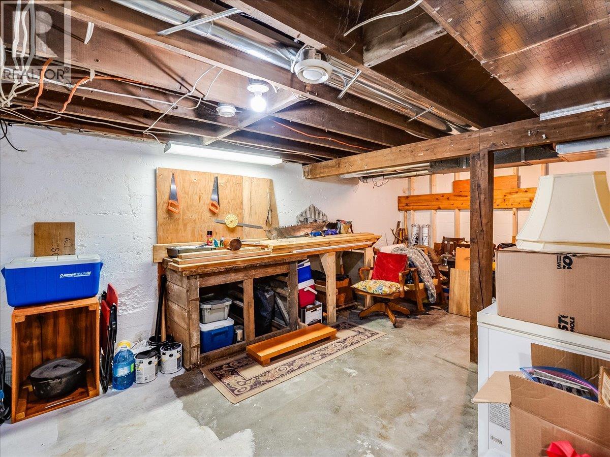 1767 Second Avenue, Trail, British Columbia  V1R 1M6 - Photo 33 - 10380105