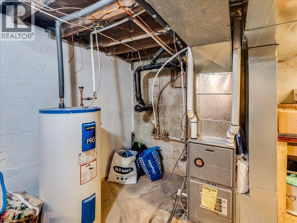 1767 Second Avenue, Trail, British Columbia  V1R 1M6 - Photo 34 - 10380105