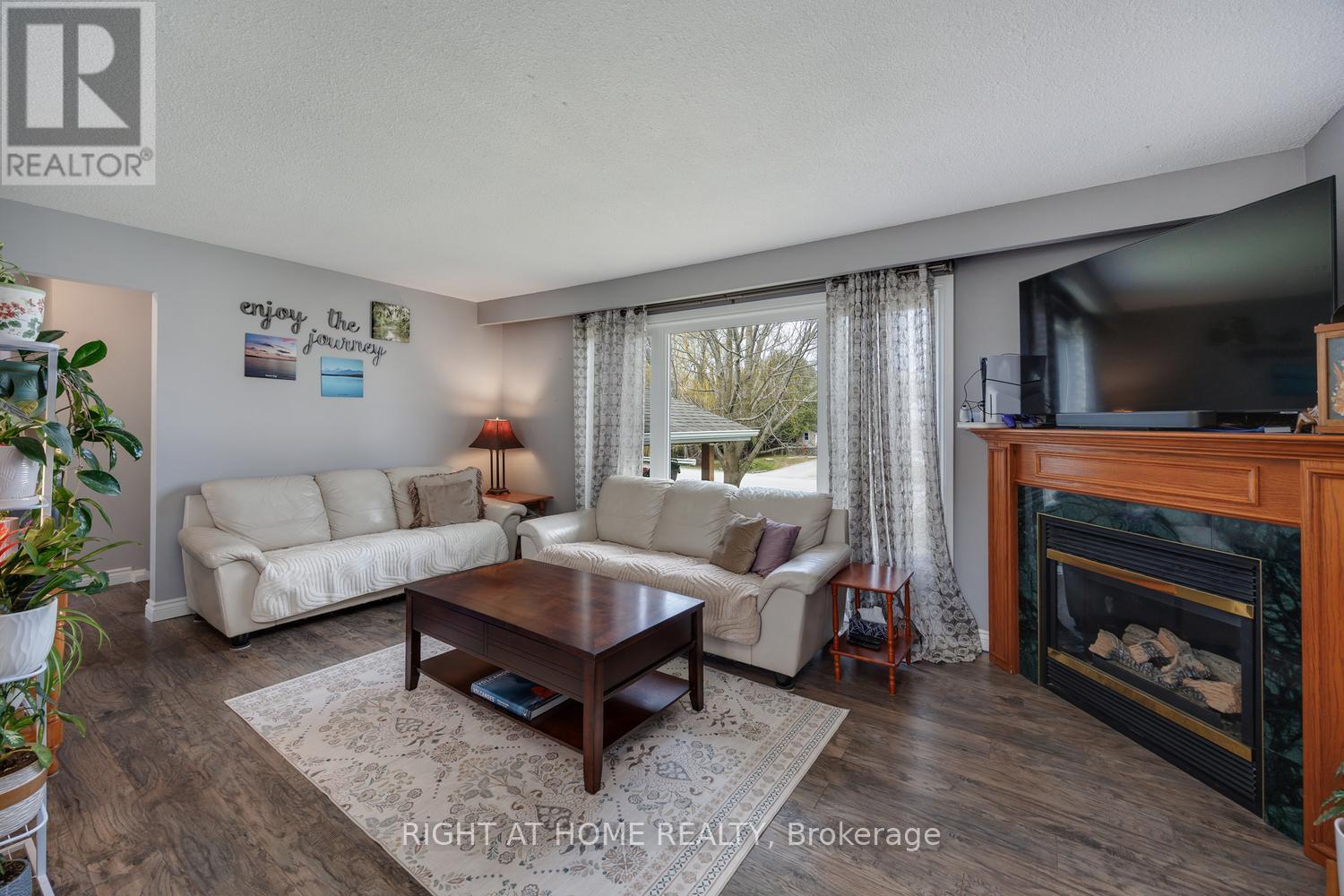 17 Crestview Avenue, Scugog, Ontario  L0B 1B0 - Photo 12 - E13040252