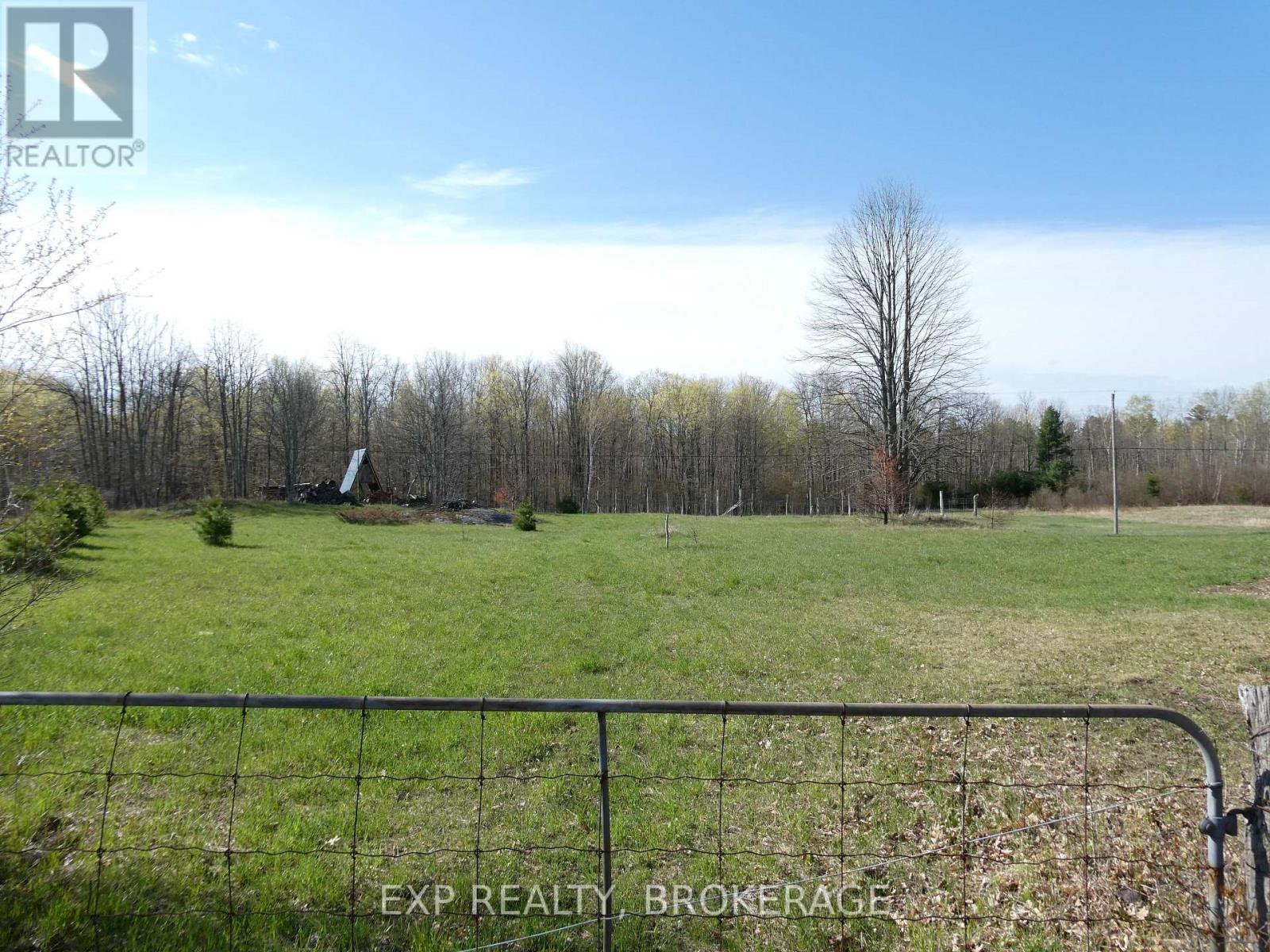 2260 FIFTH LAKE ROAD, Frontenac, Ontario