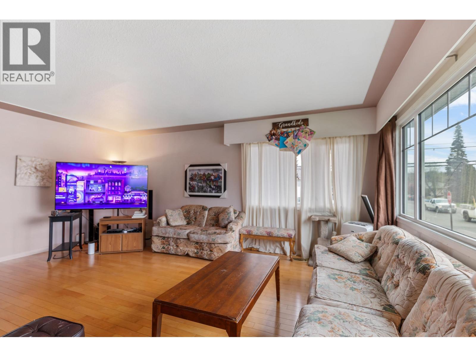 1027 Carney Street, Prince George, British Columbia  V2M 2L1 - Photo 7 - R3121905